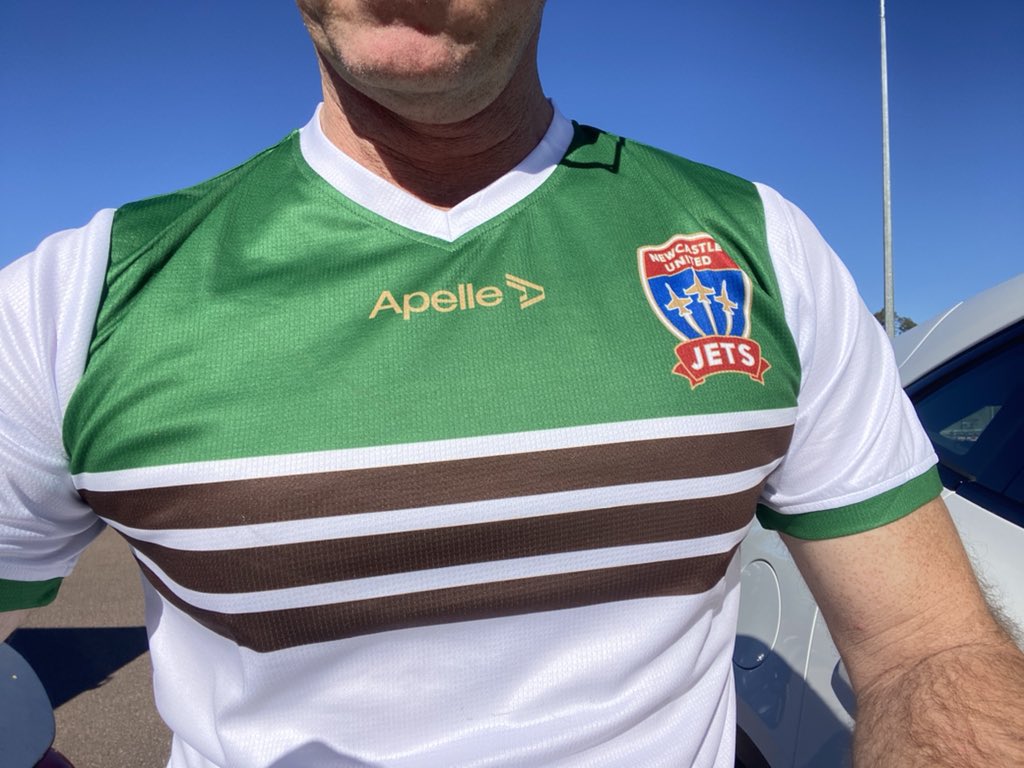 rawprawn25's tweet photo. Believing @caineyten #Bunny for the day, was last spotted wandering around a paddock in #Plattsy channeling his inner #ColCurran

#LoveYourWorkLegend

#OldBoysDay2021 https://t.co/0DDLOhMF0B
