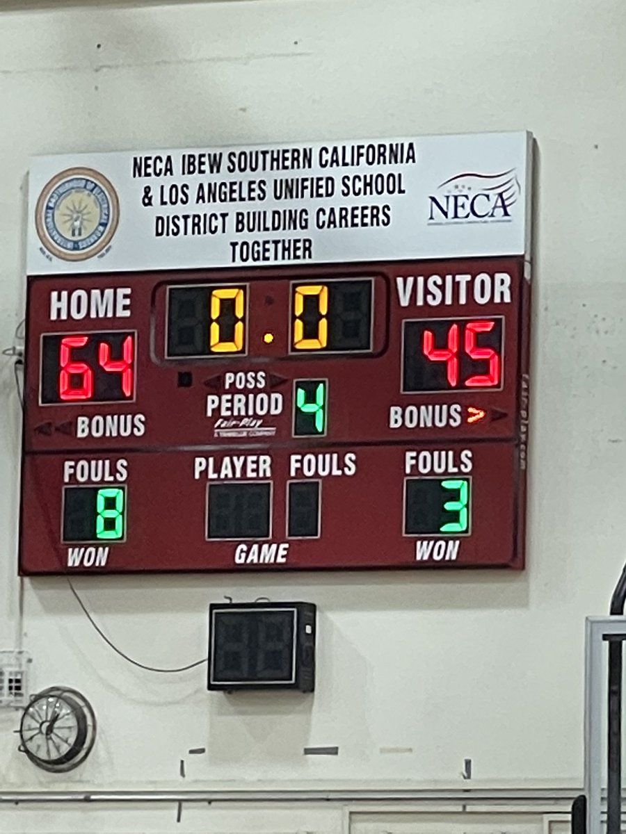 LACourtReport's tweet photo. Westchester beats El Camino Real https://t.co/gsv9E1Dipl