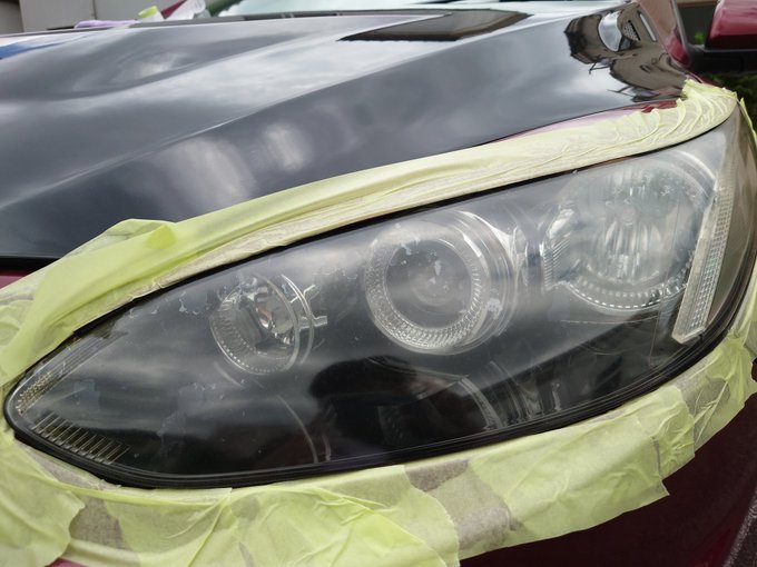 やっっっとヘッドライトコーティングできた…
前回のコーティングが剥がれかかってクソ汚かったぜい… 