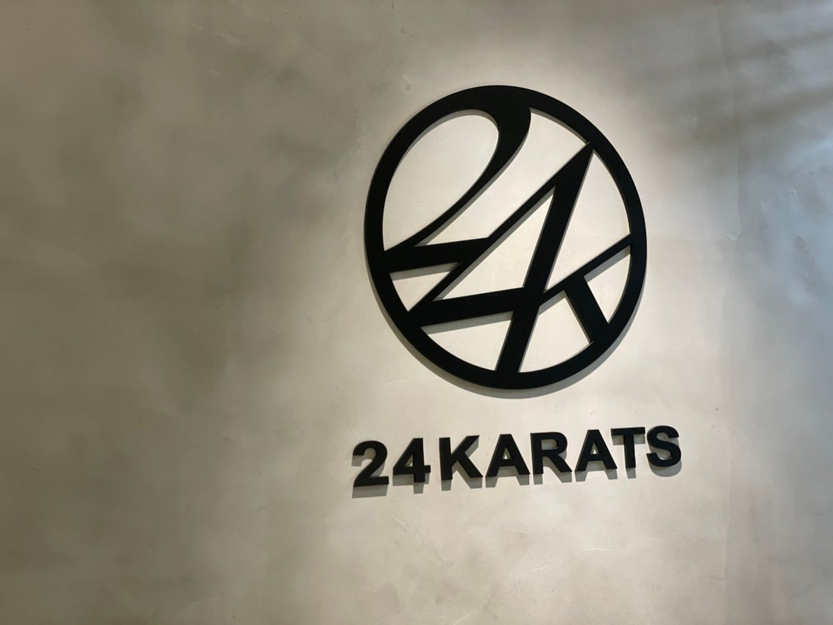 24karats 24karats Tokyo 本日もopen致しました 昨日とは うって変わり晴天が広がっておりますね 新作のtシャツや小物類もご用意しております 店舗通販も行っておりますので お気軽にお電話ください 03 3714 3003 24karats Tokyo