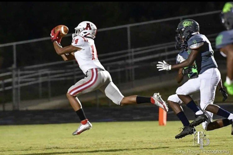 Fhall565Hall's tweet photo. Frederick Hall Recruiting Inc!  https://t.co/PqxuGqiKiA Presents: Georgia Product: WR 6"0 180 @FrankOsorioJr Of Archer High kid can go!! https://t.co/TvoFy1Mjpv