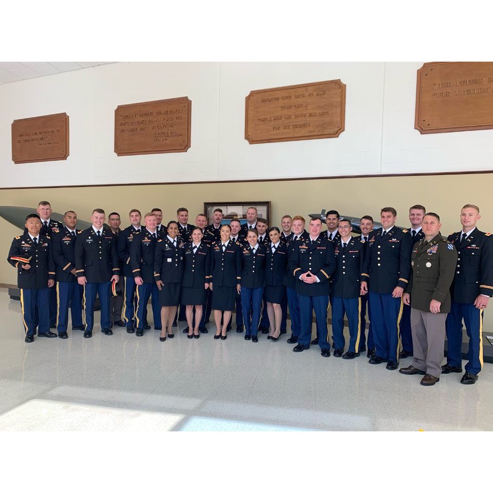 macking_j's tweet image. Finally graduated Field Artillery BOLC and got certified in shooting guns and rockets!! Never thought I would be here but I am and I couldn’t be any more excited for the future! Thank you to both my BOLC classes and all the friends that I have made along the way! #kingofbattle