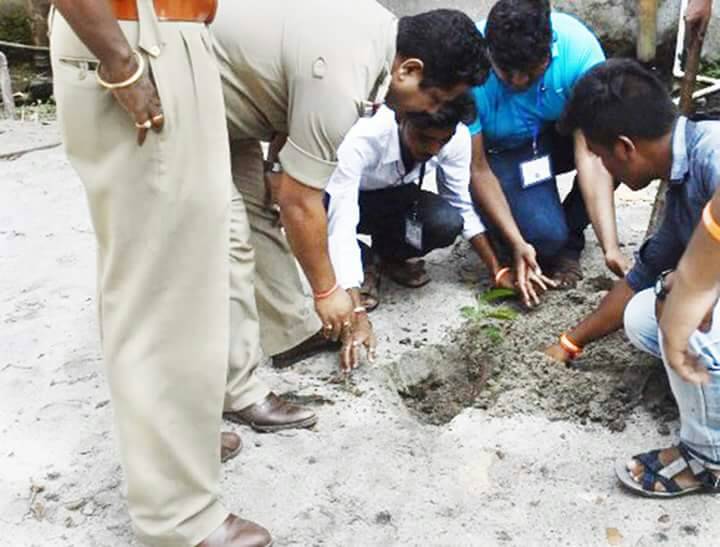 PhoenixFounda14's tweet photo. It is our duty to protect environment .
Please plant trees where is possible,and also protect them.
#WorldEnvironmentDay 
#NatureAroundUs 
#protectnature https://t.co/Jd9QbDOXxF