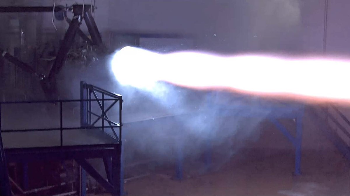 LlokiMk1's tweet photo. Under certain conditions, including in rocket exhaust, gases can become OPAQUE. Using the shape of the mach diamonds, the speed of the gases can also be determined.

#rocket #machdiamonds https://t.co/2SacPOrP3C
