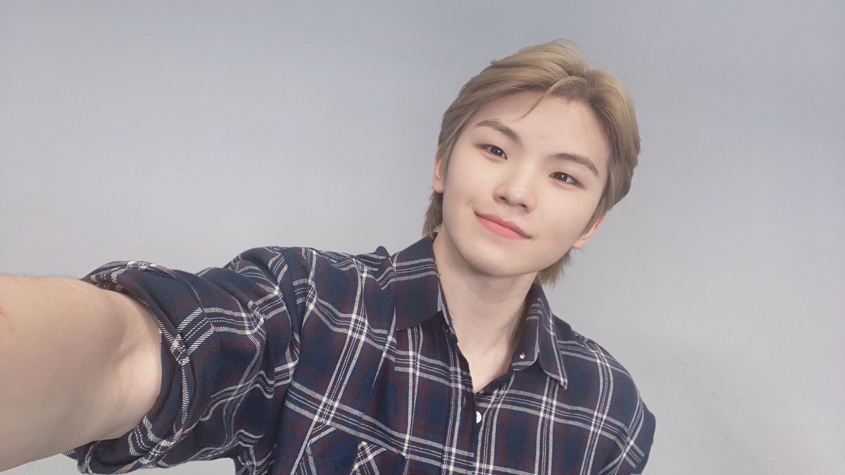 0uOsl's tweet photo. 어머오빠... https://t.co/tFO6u5Gkm0