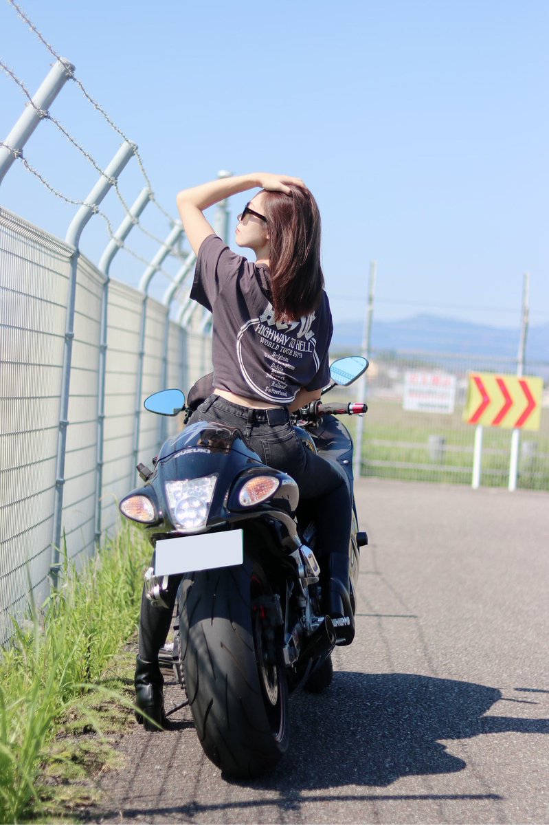 自己紹介 名前: Aya❤️ 性別: 女🙋‍♀️ 住み: Miyazaki🌴🌈 愛車