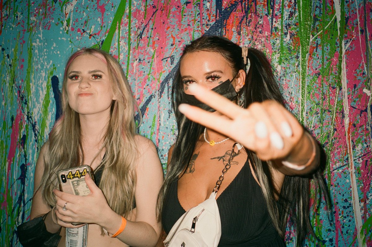 nikkidenning_'s tweet photo. what happens at the techno show does not stay at the techno show📸 https://t.co/IgxNodwDuH