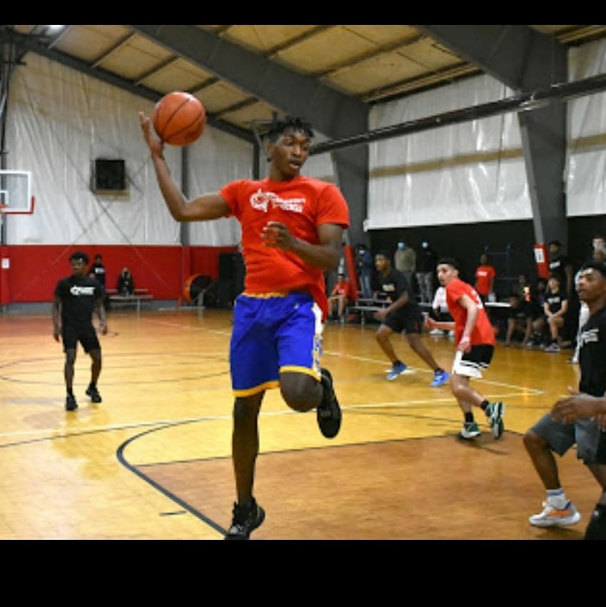 One of my favorite High School Seniors. 2x #kennyandersonshowcase participant and McDonald's All American nominee <a href="/Jalenj1119/">Jalen Jackson</a> absolutely a coaches Dream in a player. No debate. #GodsMenu Plays like he's 6'8 A PROBLEM FOR HIS FUTURE COMPETITION.