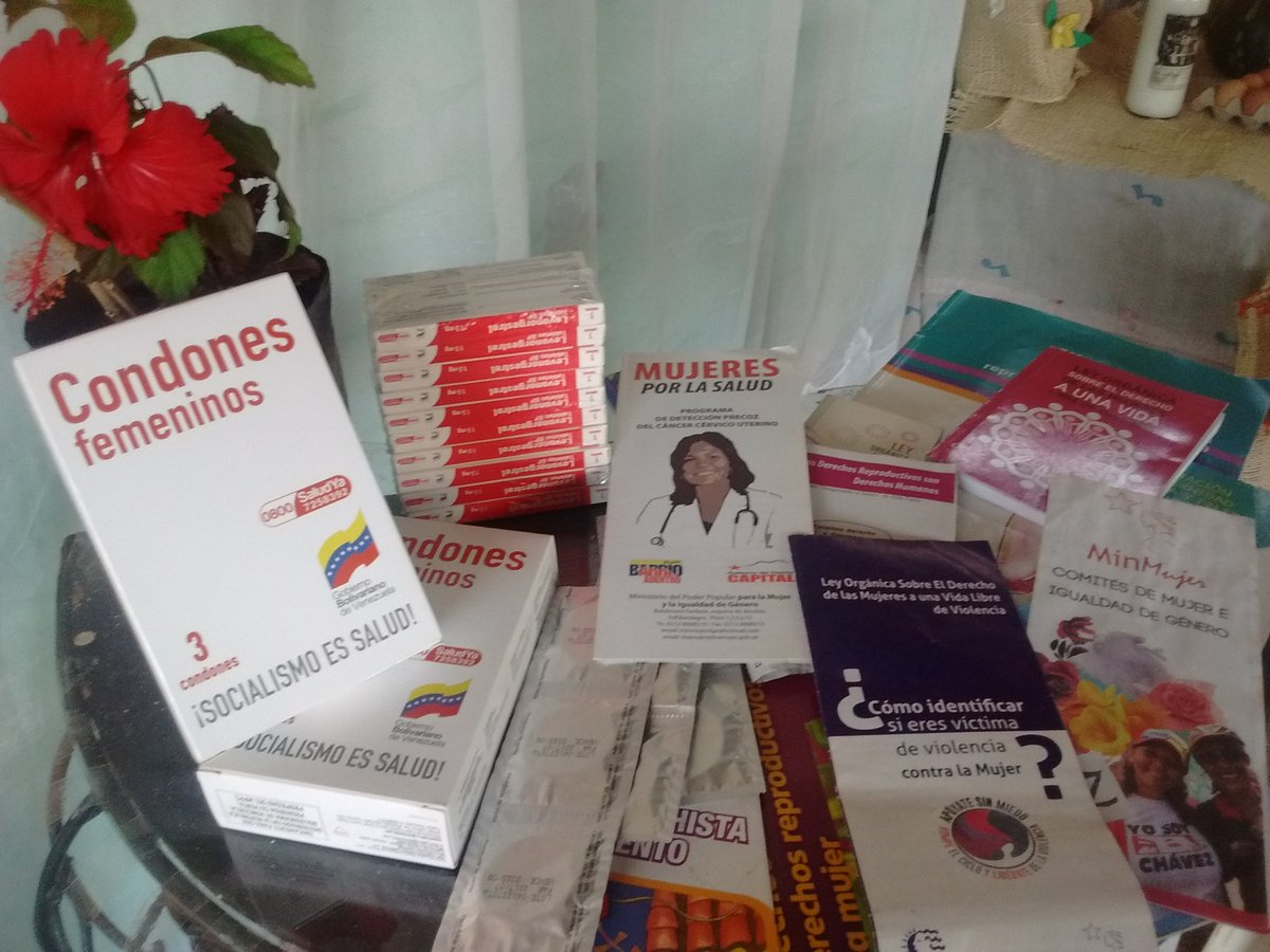 #ComunaActiva #04Junio
La Ruta de Las Cayenas.Salud integral de las Mujeres, estuvo en la comunidad El Callao.Ginecología, Talleres de Salud Sexual y Reproductiva, Diagnóstico Productivo.Con el apoyo de <a href="/immioficial/">IMMI</a> <a href="/AbastecerCA/">Empresa de Alimentos Abastecer C.A.</a> <a href="/LuisJonasReyes/">Luis Jonás Reyes</a> 
#ComunaONada 
#JunioBicentenario
