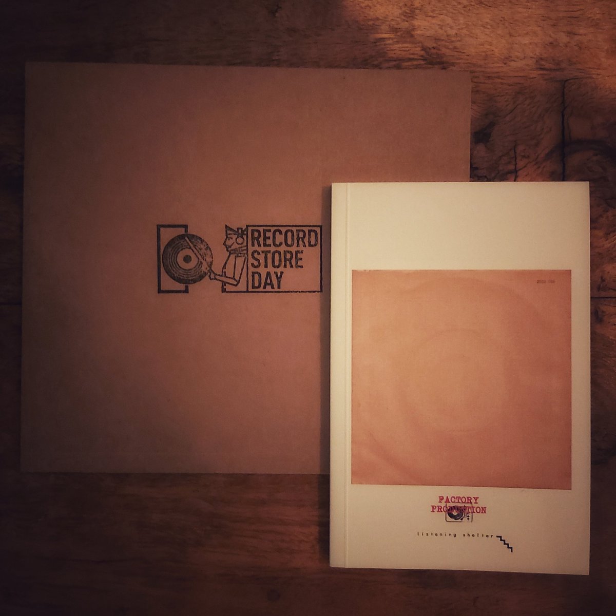 Çok çok sınırlı sayıda Record Store Day için...Sesin Örgüsü - Plak Tarihine Dair
12 Haziranda sadece Outro'da...