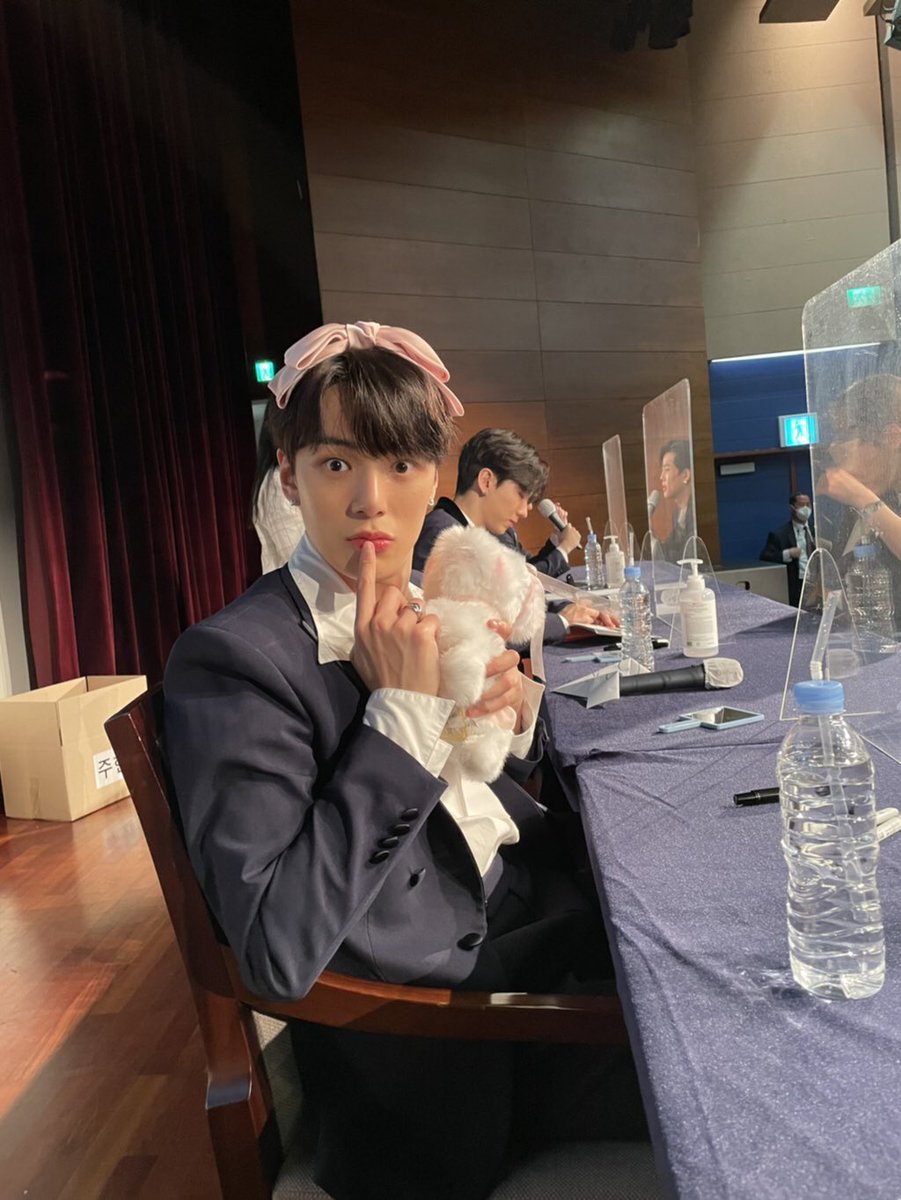 mhfolder's tweet image. #MINHYUK #민혁