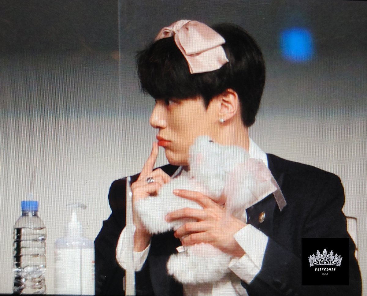 mhfolder's tweet image. #MINHYUK #민혁