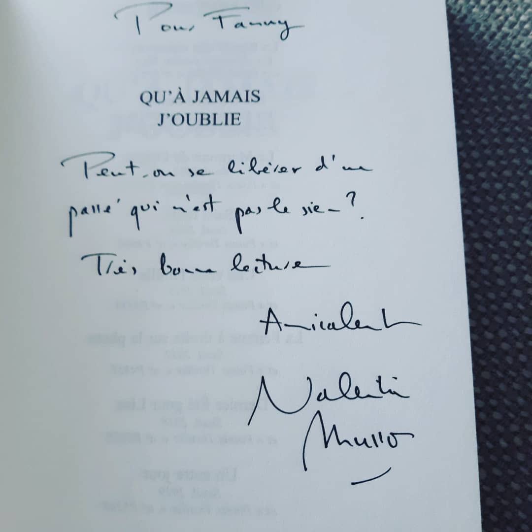 Fanchassain's tweet photo. Encore en retard pour #VendrediLecture je poursuis aujourd'hui ma découverte de #ValentinMusso grâce à un superbe 🎁de mon ami @Droboul qui m'a offert un exemplaire dédicacé du dernier ouvrage d'un maître du thriller français. Encore merci Pierre 🥰🙏 https://t.co/TMXhCgJu4G