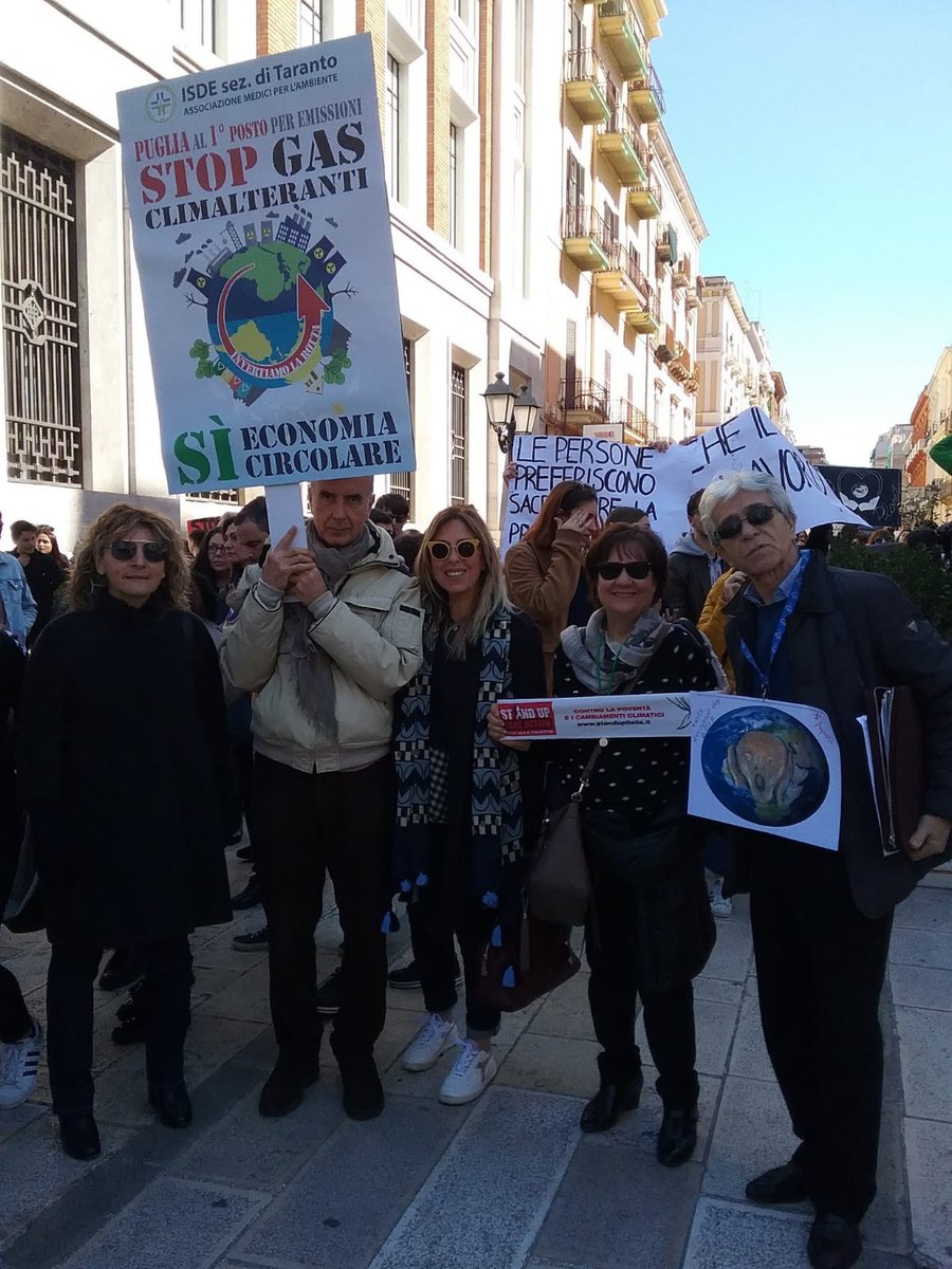 serramg_'s tweet photo. Giornata mondiale per l’ambiente 2021 i medici Isde a livello locale, nazionale, internazionale da anni si battono per il risanamento delle nostre vite promuovendo azioni che rispettano l’ambiente #giornatamondialedellambiente #economiacircolare #notrivellazioni #nodeforestazioni https://t.co/KVAjzTl1XH