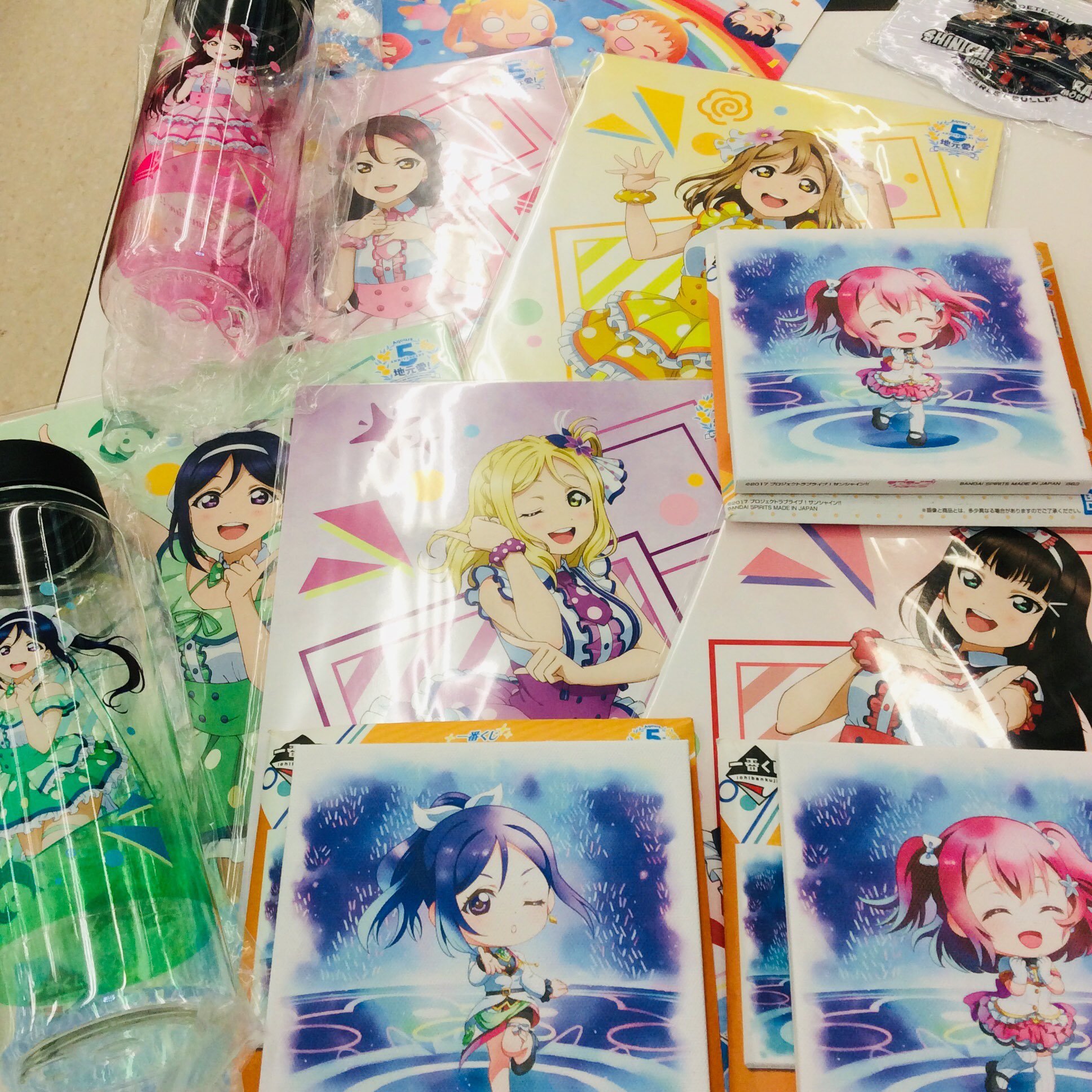 エコパーク 大府店 エコパーク 大府市 一番くじ ラブライブ サンシャイン 5th Anniversaryのグッズ お持込み頂いてます ありがとうございました J賞 Mirai Ticketキャンパスボード K賞 クリアボトル L賞 想いよひとつになれ 描きおろしイラスト