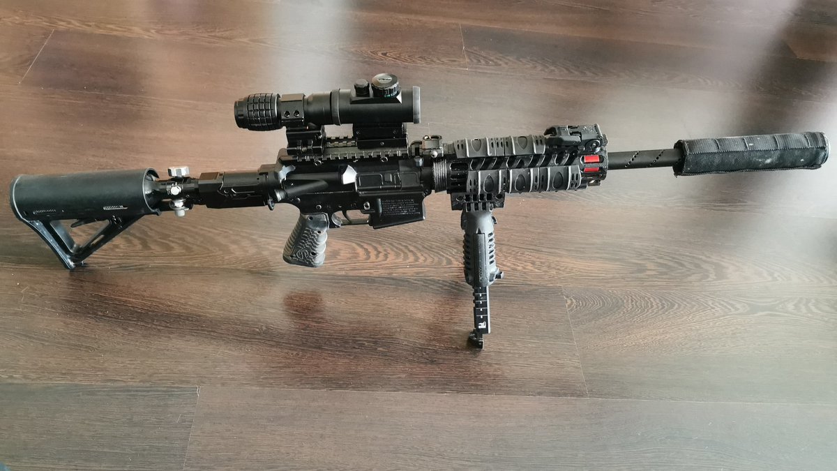 PKV2019's tweet photo. Nächsten Sonntag gehts endlich wieder nach #Tautenhain 🥰
Das #PKV poliert schon die #Markierer 😎
#Paintball #Magfed #woodland #Tippmann https://t.co/4llJOCxoGZ