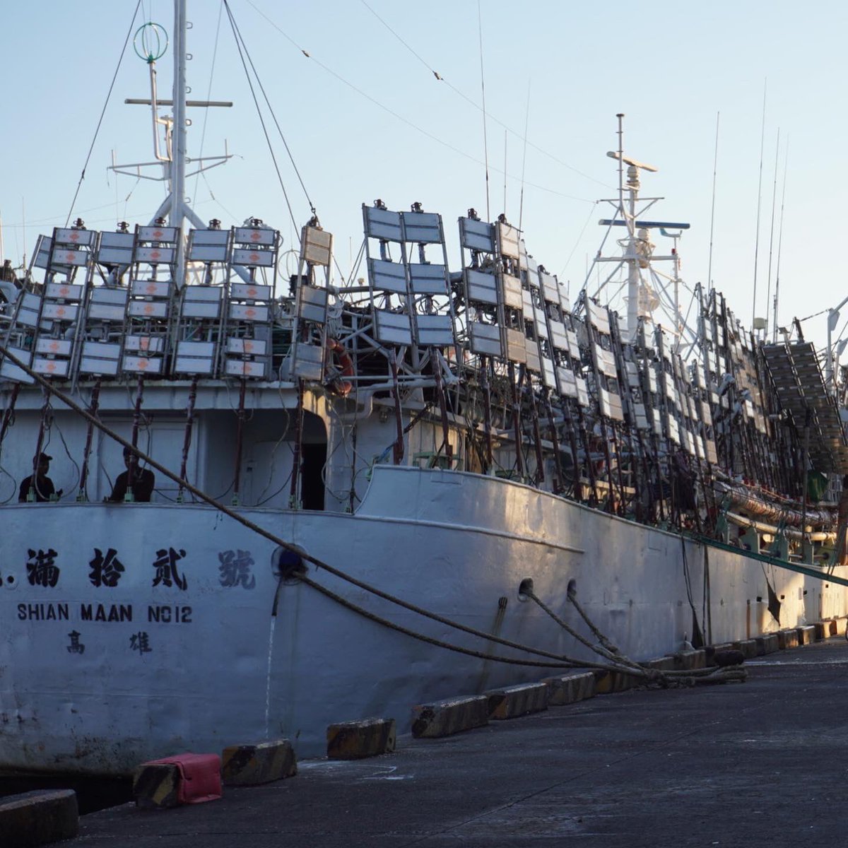 MalMacdonnell's tweet photo. DWF vessels returning to Cianjhen port in Kaohsiung to change out squid jigging gear for lift nets to catch saury over the next 6 months #Taiwan #fisheries #migrantworkers https://t.co/eUMLqAB0nP