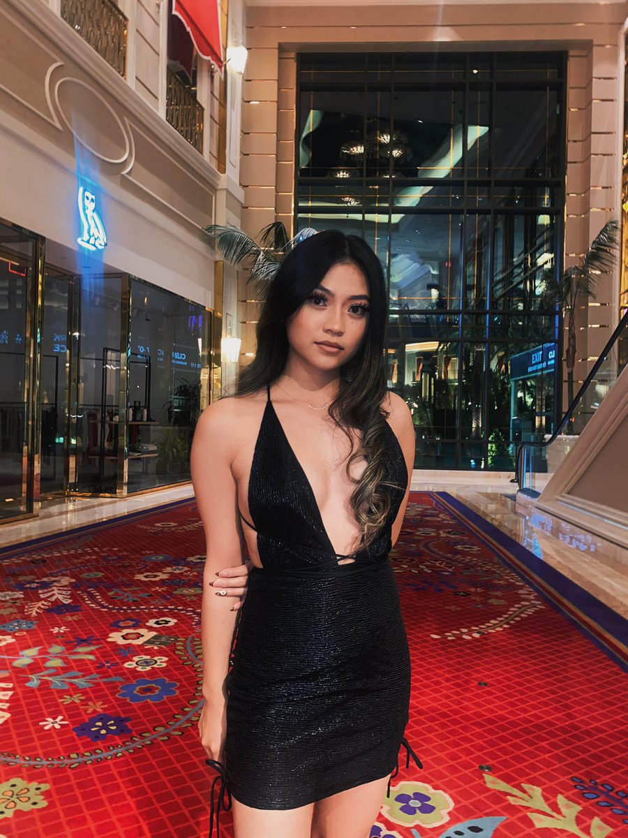 ash_chiang's tweet image. just wanna be your girl 🖤✨