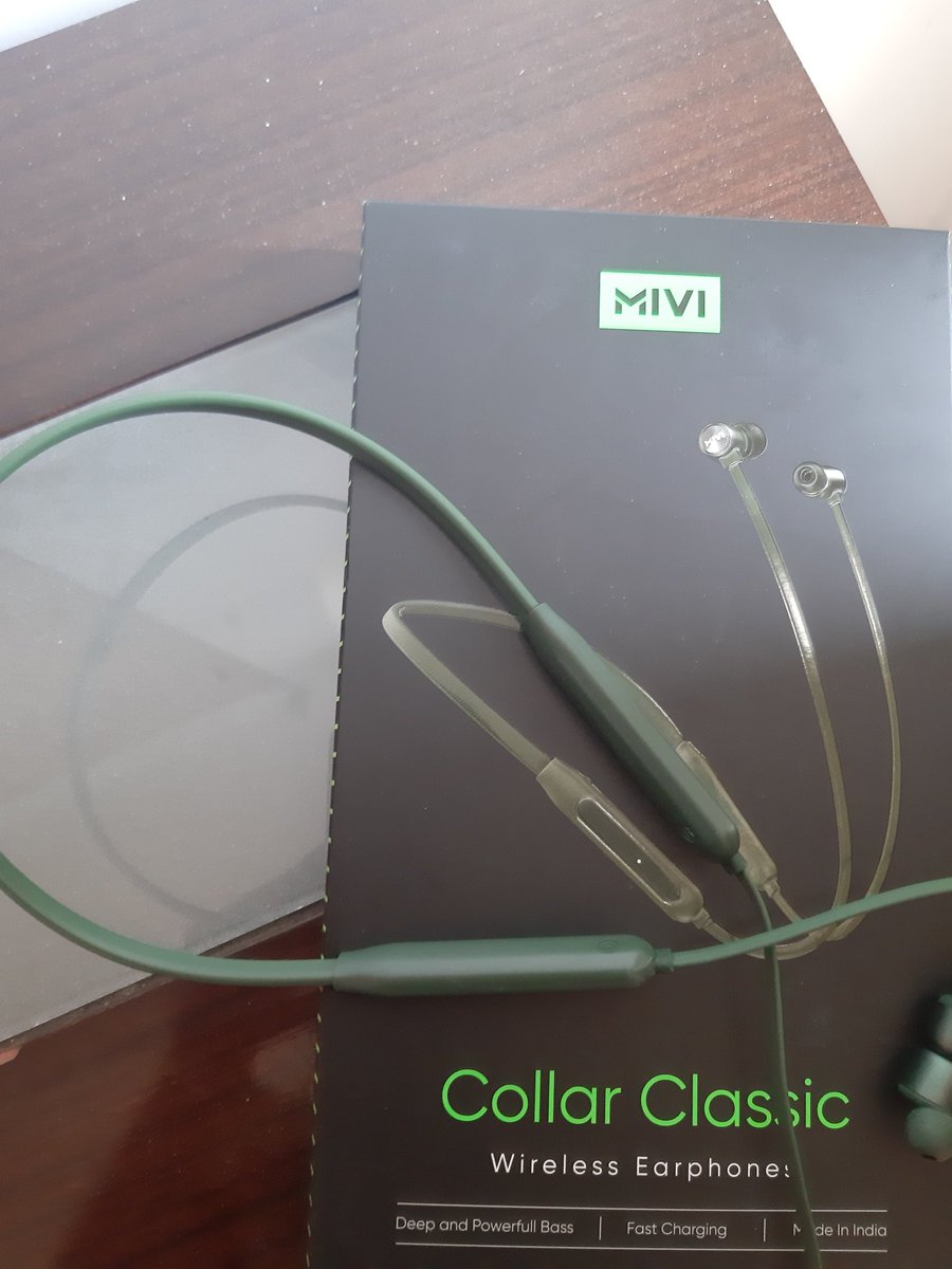 Ankitasinha__'s tweet photo. Pathetic quality earrphones sponsored by @flyingbeast320. Stop endorsement of products which are of so poor quality. @Mivi_Official @Flipkart please take care of the same. https://t.co/1YQWYpaB72