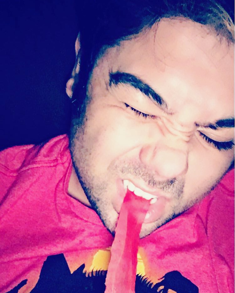 DanielPatrick27's tweet photo. What did you have for dinner? #popsicles #tonsilectomy #weekendvibes https://t.co/zRIwhuLvNl