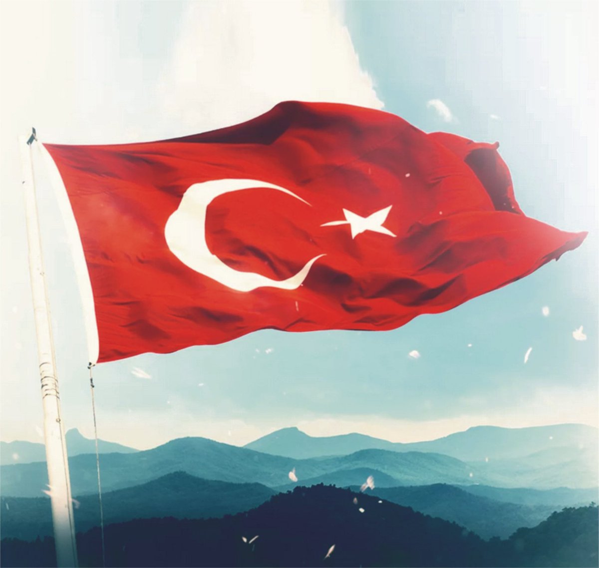Ve elbet senin için söylenmiş türküler vardır
Uzak dağlarında ülkemin..
-----------------------
#AlaeddinÖzdenören
