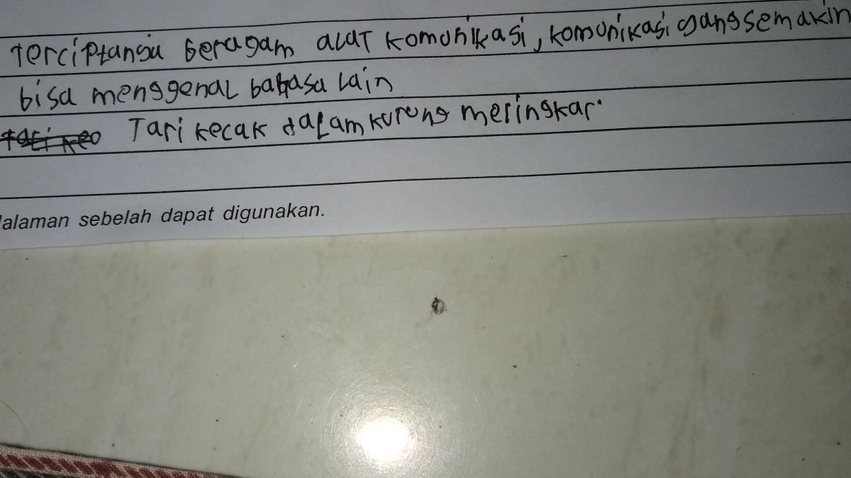 amiyy9870's tweet photo. Makanya belajar yg ikhlas tong wkwkwk.
Gue bilang ade gue dalam kurung *(..eh malah nulisnya *dalem kurung 😆😅😄 ngakak bed dh wkwkw https://t.co/T9AhDucIRS