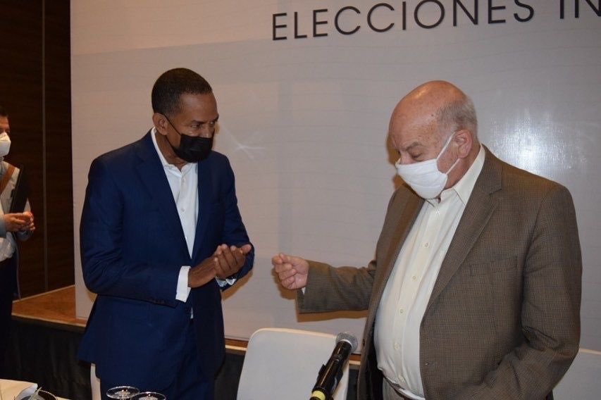 JusticialistaRD's tweet photo. México @jcesarvalentin miembro del CP @PLDenlinea y vicepresidente @copppal_oficial participa en la misión de @CopppalObserva encabezada por Jose Miguel @Insulza exsecretario general @OEA_Oficial
#JulioCesarValentin #COPPPALObserva #EleccionesIntermedias #Mexico
#ValentinEsPLD https://t.co/q4nwHyr0uQ