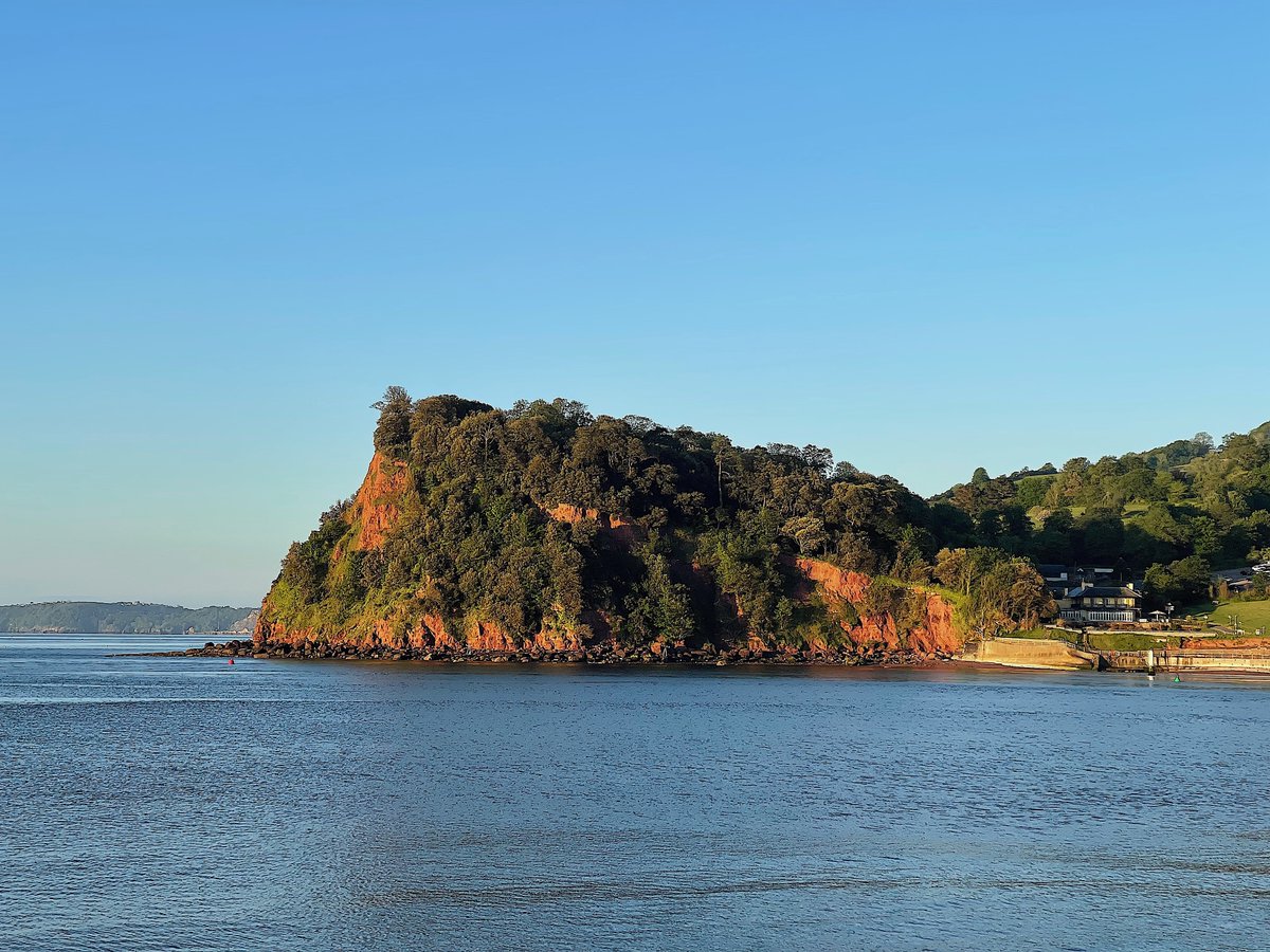aftjae's tweet photo. Happy week-end! #BlueSkies #Teignmouth #Devon #Shaldon #TheNess https://t.co/RSTv0IVBu3