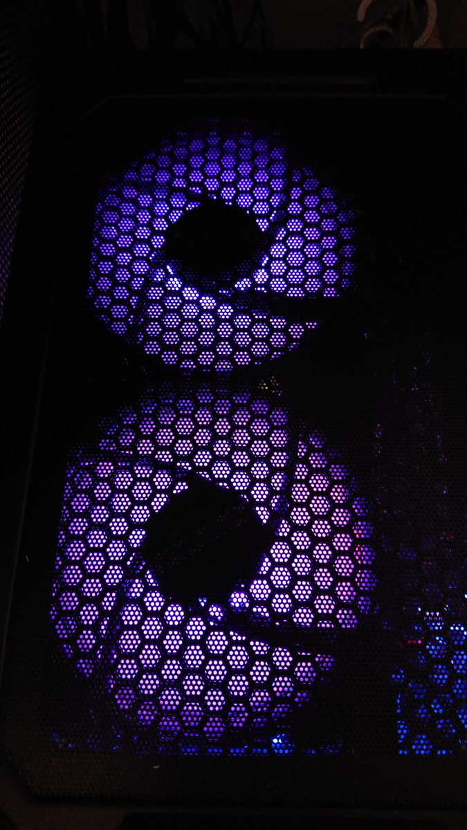 RinMinaduki's tweet photo. RGBがARGBになって、よりパチンコ台に近づきましたwww
#InWin #siriusloop #ARGB #自作PC https://t.co/Uhu6xIZt09