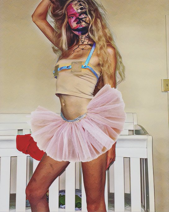 Had to take a few last pics before I dye my hair pink💖if you think I&rsquo;d look better without the skirt<a href="/tag/f4f"class="tags"><span>#f4f</span></a><a href="/tag/newpost"class="tags"><span>#newpost</span></a><a href="/tag/lgbtqpride"class="tags"><span>#lgbtqpride</span></a><a href="/tag/onlyfans"class="tags"><span>#onlyfans</span></a><a href="/tag/nocomrad"class="tags"><span>#nocomrad</span></a>