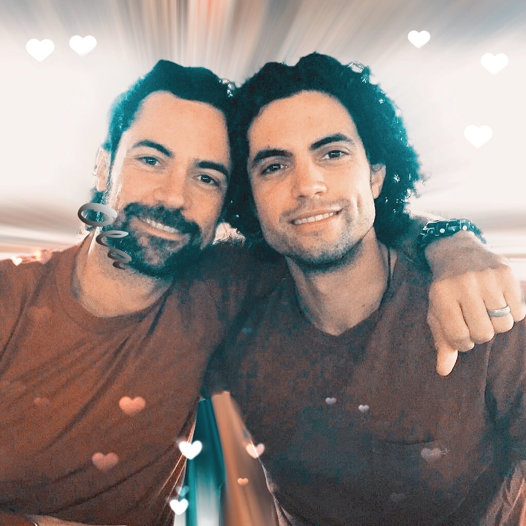 Mrs_Fimmel's tweet photo. Saturday smiles #myguapoboss #dannypino #pinogasm #brotherlove ๐ @TheDannyPino https://t.co/8izriFPxqC