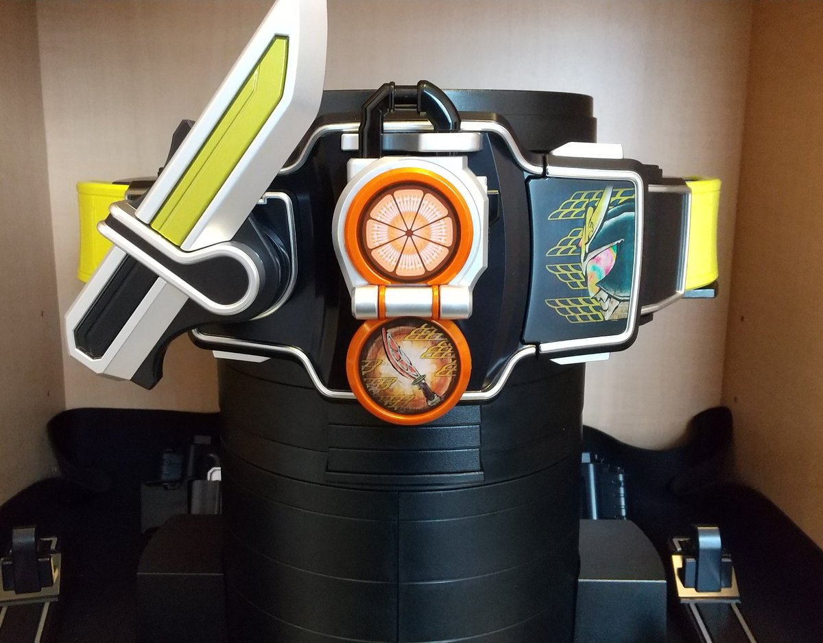 007_poke's tweet photo. 鎧武棚
#仮面ライダー鎧武
#CSM戦極ドライバー https://t.co/4MFs7OZ3mU