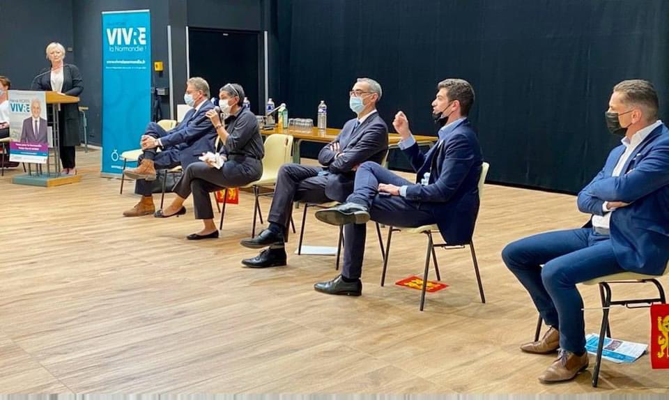 C_MorinDesailly's tweet photo. Retour sur notre reunion publique #Vivrelanormandie avec @Herve_Morin , au Mesnil Esnard , des colistiers de la Métropole rouennaise avec le soutien de Patrick Chauvet sénateur et de notre collègue conseiller départemental sortant @JulienDemazure https://t.co/tEZ0TQj7IA