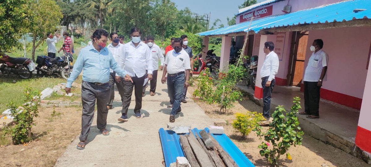 BurmaSanjay1's tweet photo. Today @BurmaSanjay discussed with headmaster Natber Mantri and school management committee regarding the damage in the Last #FaniCyclone at Brahmagiri block Ambapada Panchayat gopinath patna Biswa Bharat Vidyapeeth.
@Naveen_Odisha @CMO_Odisha https://t.co/IIEBSbLPtt