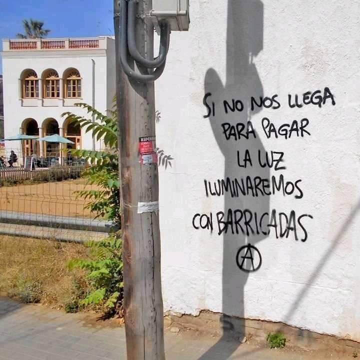 #SubeLaLuzArdeLaCalle cansadas estamos de que solo vivan los ricos ya está bien no podemos más si el pueblo se levanta dejan de enriquecerse los ricos
