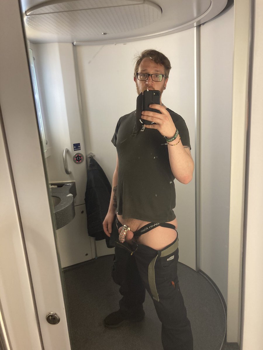 Maik29368064's tweet photo. Heute mal im privaten Outfit aus der Bahn
Jock durfte ich noch immer nicht wechseln
5tage kg und 4 Tage selbe Unterwäsche
#slave #master #teamlocket.men #kg #keuch #jock #bahn https://t.co/FbHKKGJK1n