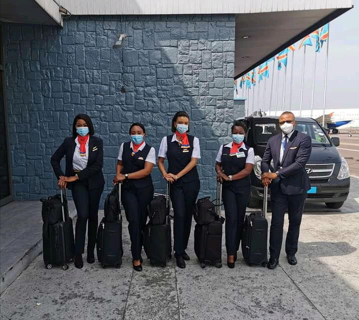 FlyCongoAirways's tweet image. Notre personnel de cabine qui veille à votre sécurité et à votre confort pendant le vol. Voyagez sur toutes nos destinations en RDC avec la Compagnie Aérienne Nationale sur laquelle vous pouvez compter.
#CongoAirways #Comptezsurnous #ExcellentWeekend #LePlaisirDeVoyager✈️
