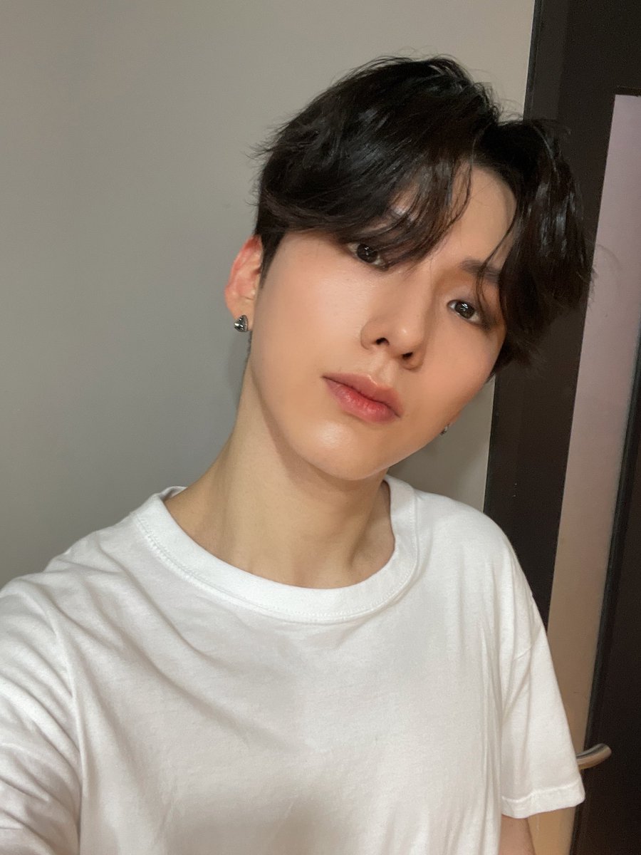 OfficialMONSTAX's tweet photo. 음중 꼭 봐줘여!!!!!!몬베베!!!!!!!
Don’t miss our stage at MUSICCORE !!!!!!!! MONBEBE!!!!!!!!! #기현 https://t.co/3fsA3duCPB