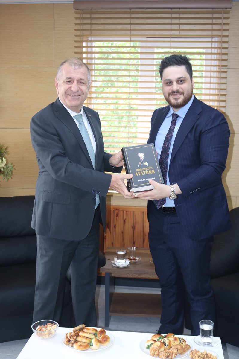 hbasdijital's tweet photo. İstanbul Milletvekili Sn. Prof. Dr. Ümit Özdağ’ın, Genel Başkanımız Sn. Hüseyin Baş’ı ziyaretinden kareler... https://t.co/KYk7jaqgt4