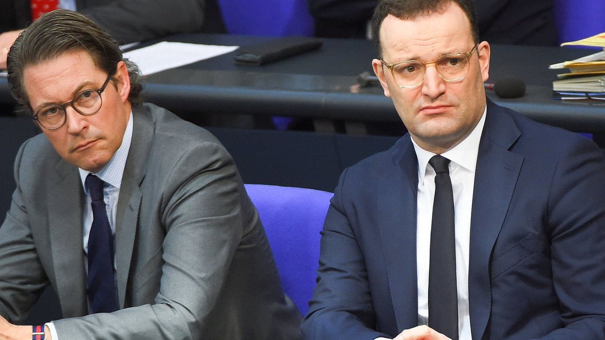 Das Letzte, was das Wort „Rücktritt“ sieht, bevor es aus dem Duden gestrichen wird