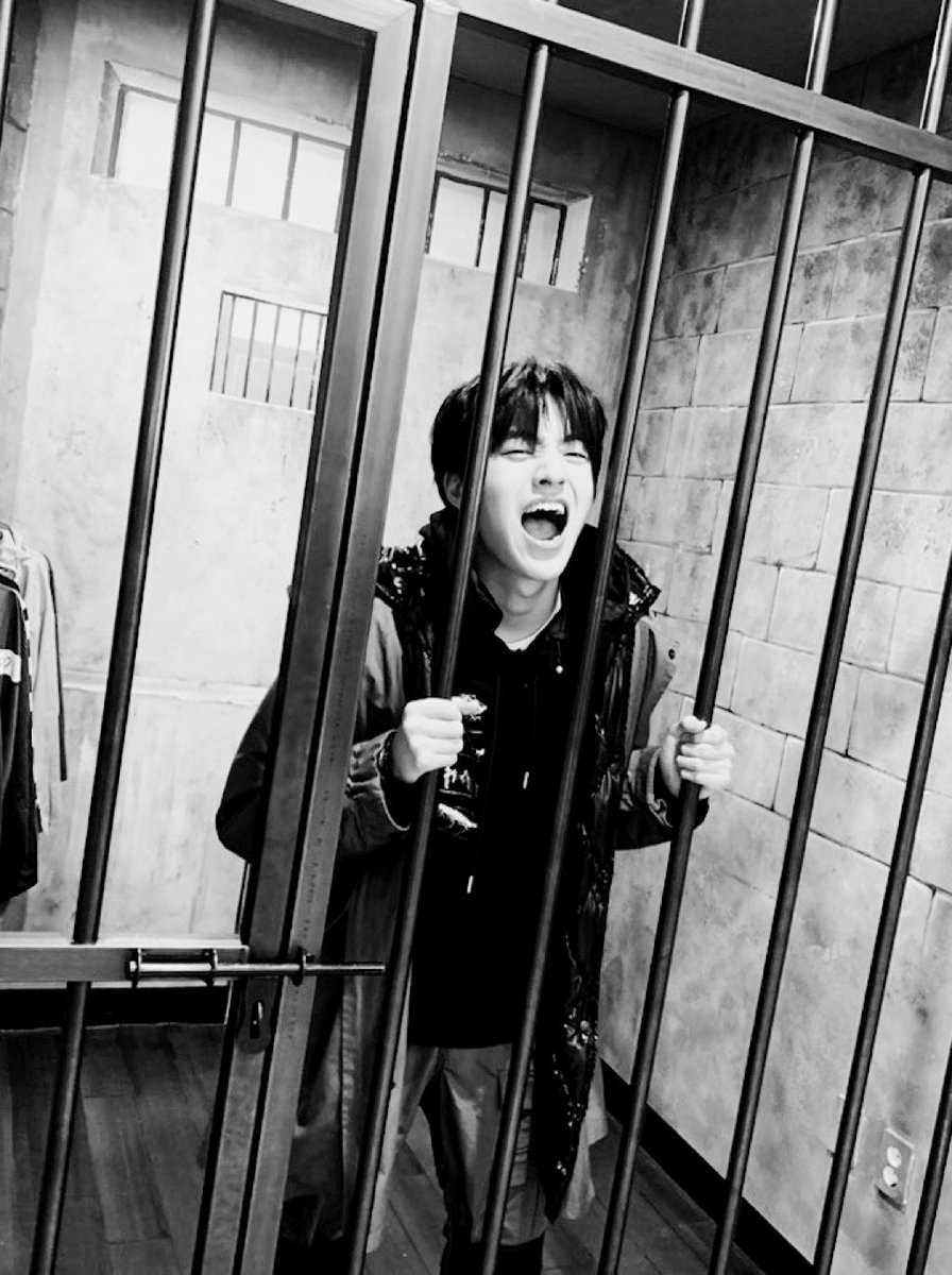 locking younghoon and haruto in a cage until we get teuboyz interactions 

#TREASURE #THEBOYZ
<a href="/WE_THE_BOYZ/">THE BOYZ (더보이즈)</a> <a href="/treasuremembers/">TREASURE</a>