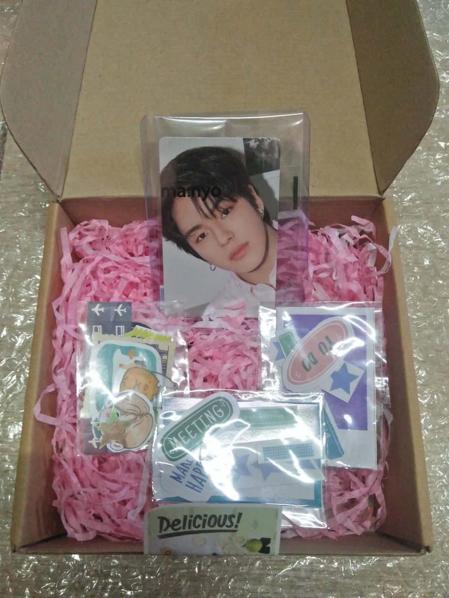 yedamstrash's tweet photo. Mami, sandale kinikilig akoππππ. ANG EFFORT! Hindi ko na talaga alam kung giveaway prize pa ba ito or actual order e, ebarggggg talagaaaaaπ. Tysm po talaga @Stochasticshop ! May God always bless you po and more power po to your shop, have a good day po! #StochasticFeedbacks https://t.co/TgujFfcMmv