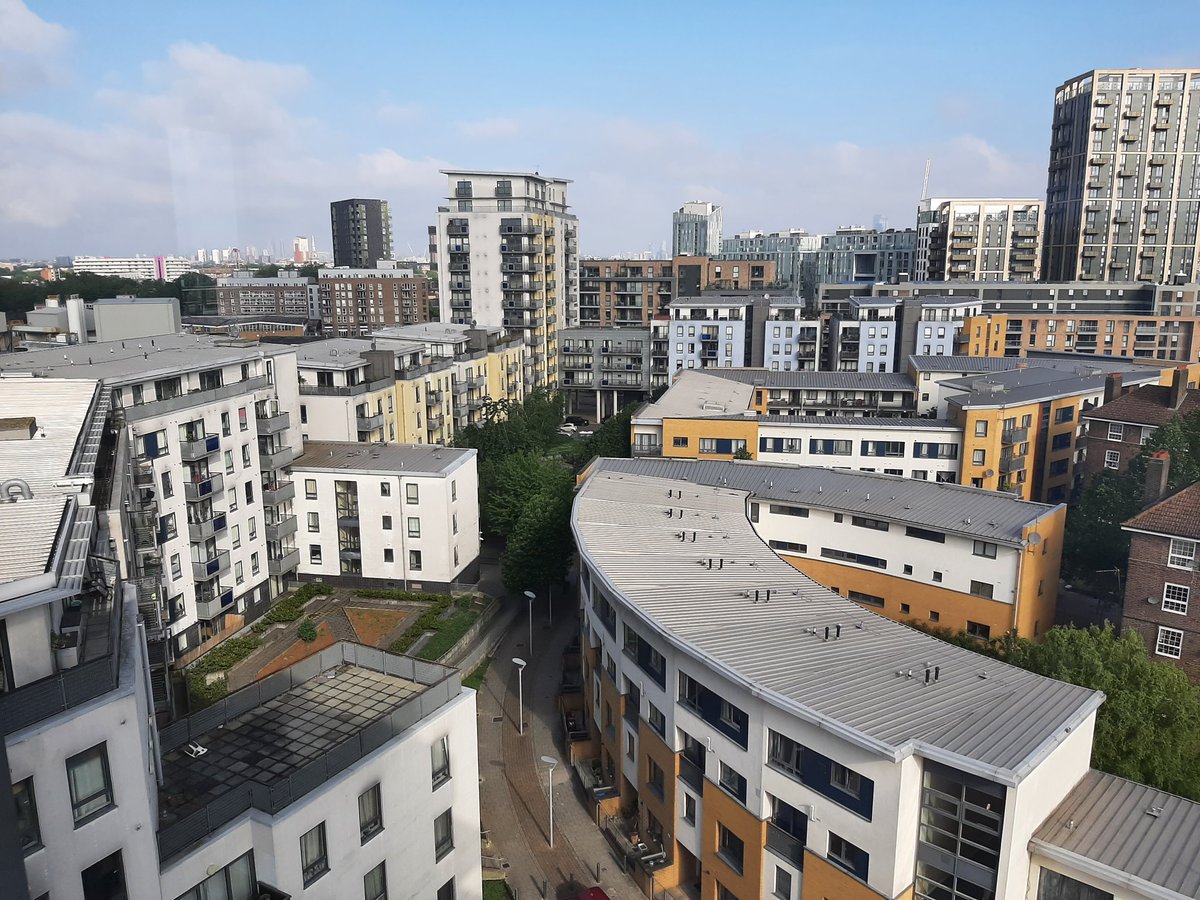 new_haddo's tweet photo. Look at all that Bellway cladding that needs to be removed. And Bellway won't even engage with us. What a nice day for our protest! Come and join us at Bellway River Gardens, Banning St, Greenwich. SE10 0NT. 11am-2pm. @EOCS_Official @cladbybellway @thetimes @BBCNews https://t.co/xpKomXk7bt