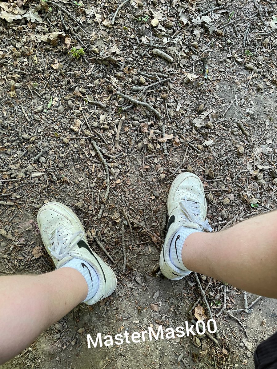 MasterMask00's tweet image. Du wünschst es dir doch, in den Dreck zu knien und die Schuhe deines Masterboys sauber zu lecken. Das macht dich so geil, sodass du nicht anders kannst als dein hart erarbeitetes Geld mir zu geben! 😈🧦💸
#zahlschwein #masterboy #nikesocks #nikeshoes #zahlfotze #findom #teenfeet