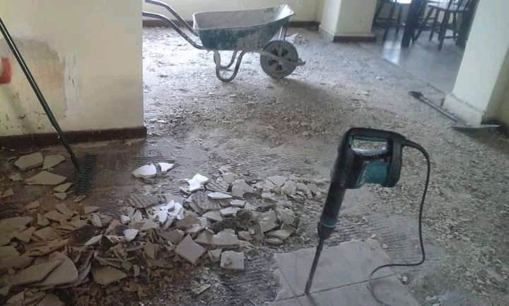 sam_chivi's tweet photo. House renovations 

We provide unique finishing mart

@Sammark construction company based in Harare call/app +263776330208
+263714085096 https://t.co/75Ie2f0L0i