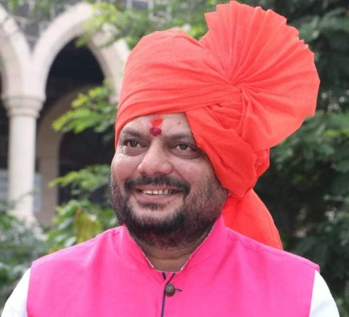 AmitV_Deshmukh's tweet photo. राज्य मंत्रीमंडळातील माझे सहकारी,पाणी पुरवठा व स्वच्छता मंत्री, जळगाव चे पालकमंत्री ना.श्री गुलाबराव पाटील यांना वाढदिवसाच्या हार्दिक शुभेच्छा..!! 
आपल्याला निरोगी दीर्घायुष्य लाभो ही सदिच्छा. 
@GulabraojiP https://t.co/SMOwHzHQb6