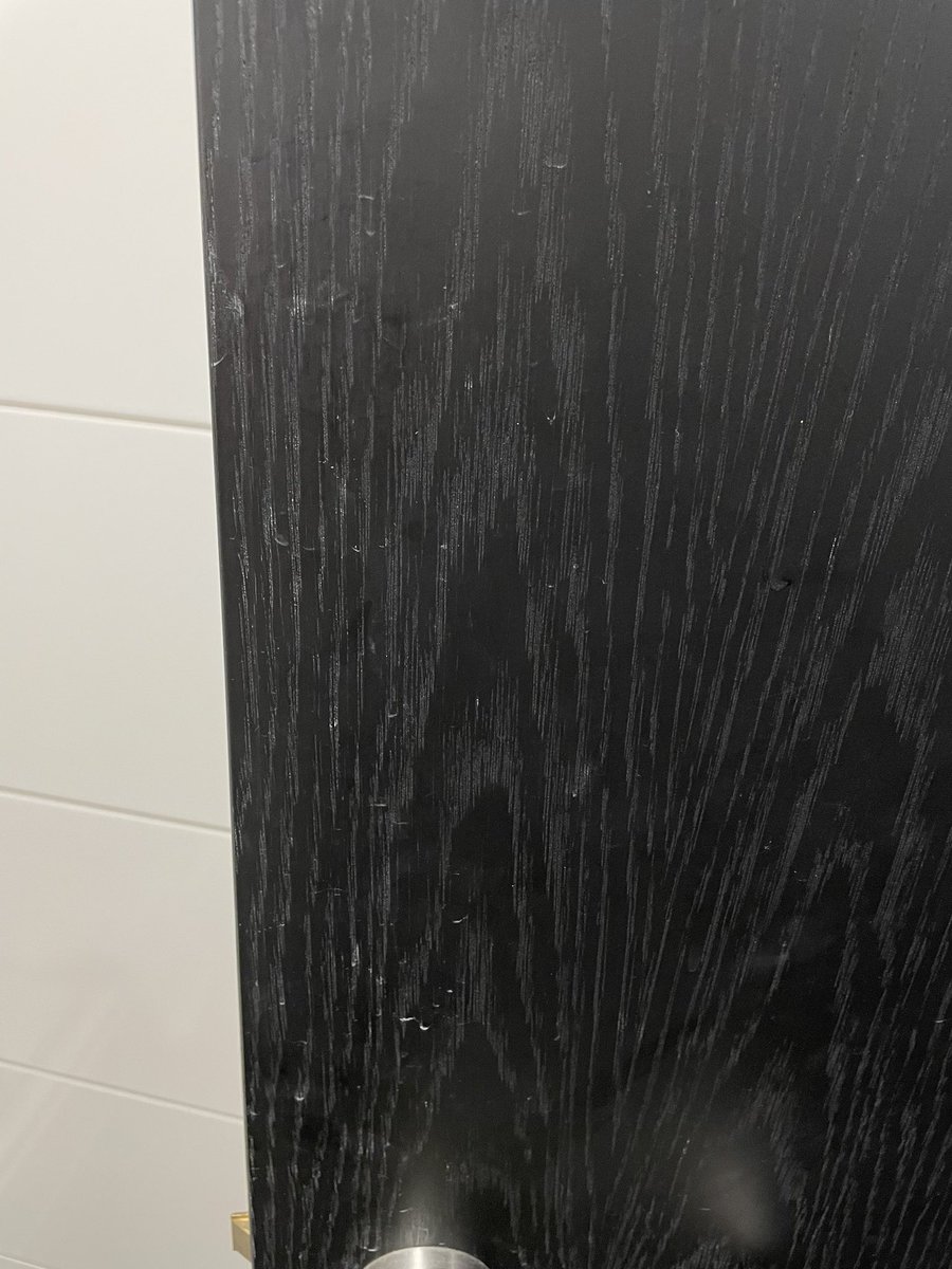 AM20018526's tweet photo. @RamadaHotels disgusting hotel how this can be sanitised and covid safe is beyond me https://t.co/sQ2z4BvQXD