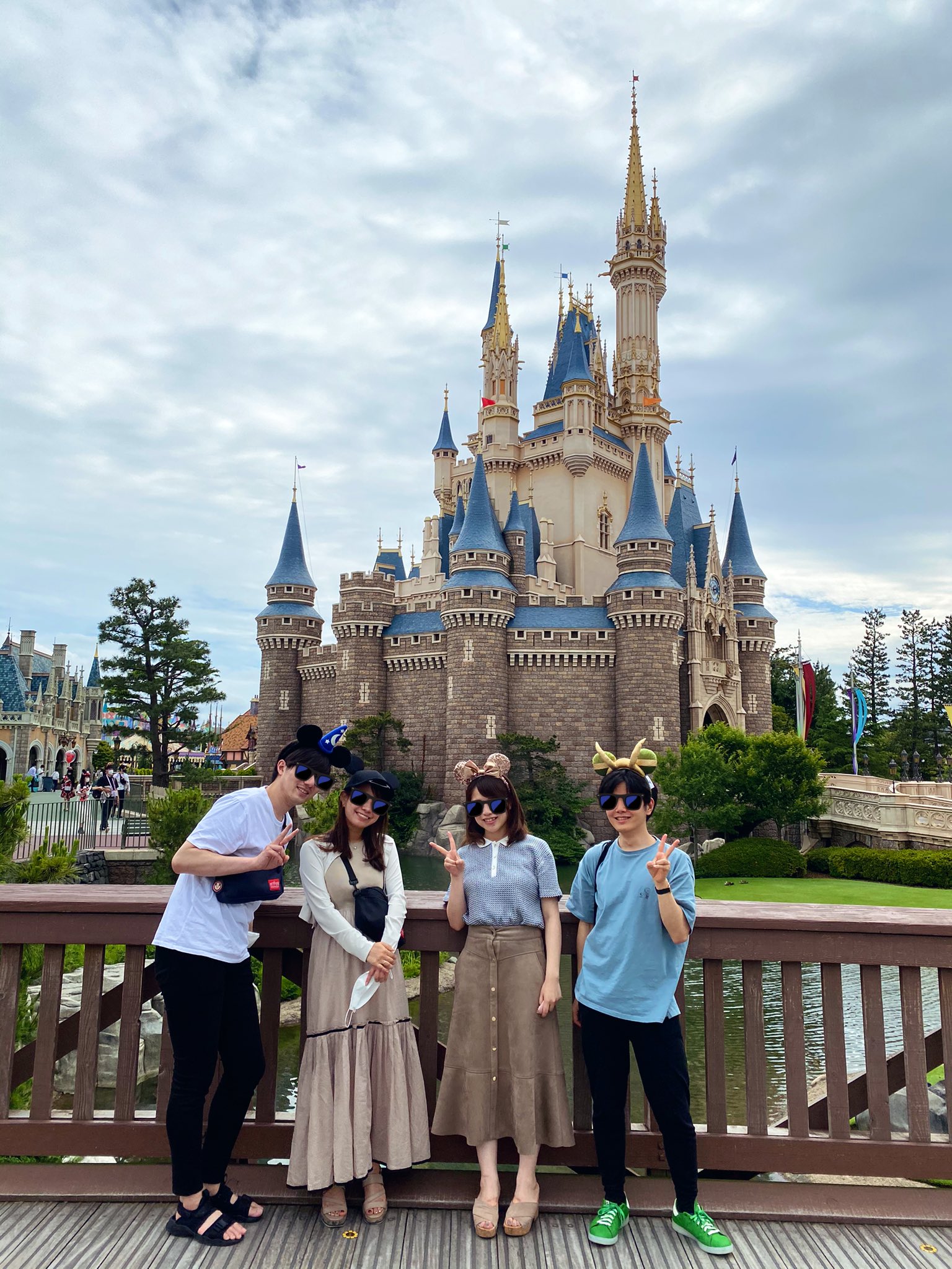 𝕂𝕊𝕋 カスト 久々のディズニーランド 楽しい ついにフォレストシアターのショー ミッキーのマジカルミュージックワールド を観ることができて感動 プリンセスやヴィラン含むキャラクター達のパフォーマンスと演出 名曲のマッシュアップ