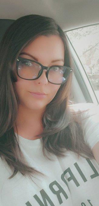 Have a lovely weekend everyone 🌎 https://t.co/Ca7Yx5ltID<a href="/tag/boobs"class="tags"><span>#boobs</span></a><a href="/tag/cleavage"class="tags"><span>#cleavage</span></a><a href="/tag/nipple"class="tags"><span>#nipple</span></a><a href="/tag/lookatmycoolbeddingthough"class="tags"><span>#lookatmycoolbeddingthough</span></a>