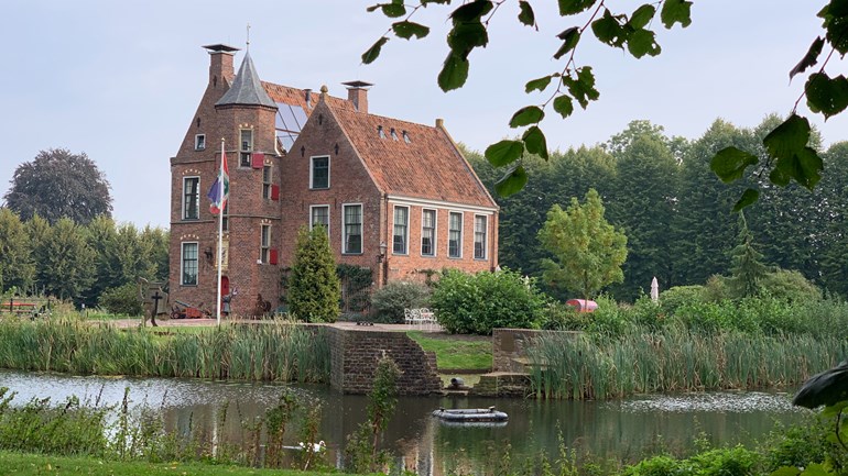 Voorman Kinderhotel Burcht Wedde vertrekt van onderhandelingstafel rtvn.gr/2KXa